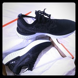 NIKES EPIC REACT FLYKNIT (VARIOUS SIZES)